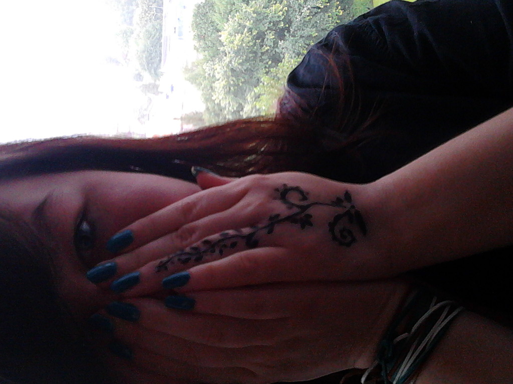 Henna;)