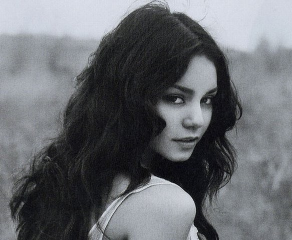 Vanessa < 33