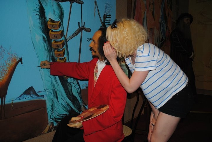 go on mister d, paint.