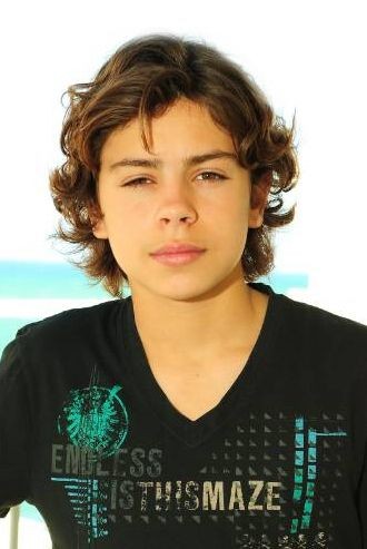Jake T. Austin Polakiem.