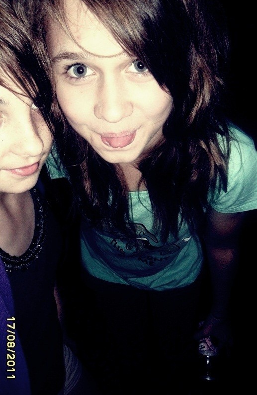 niunia ; * 