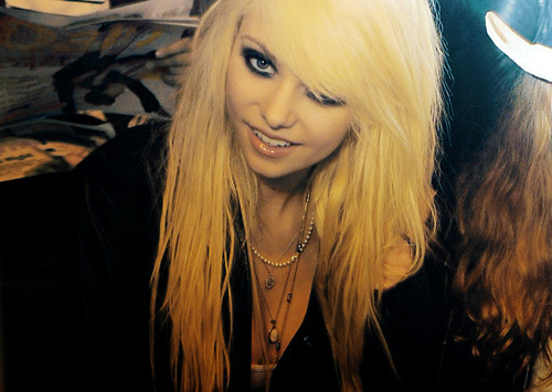 tay < 3