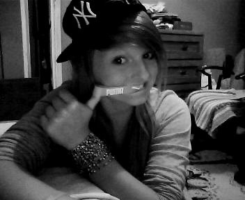 trzy. 