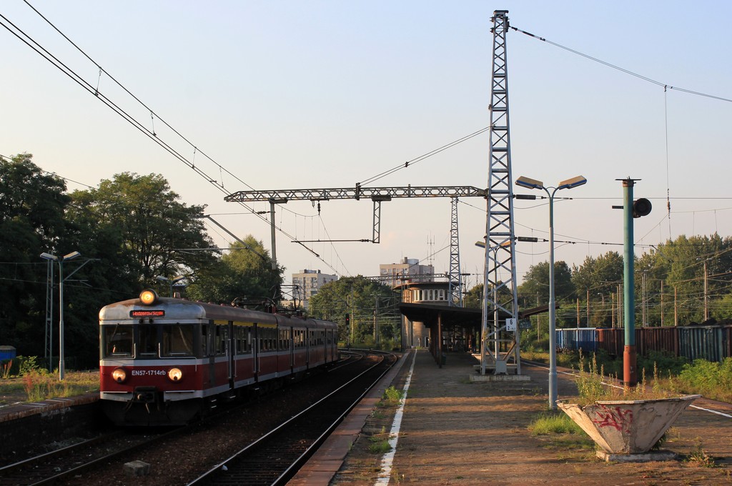 EN57-1714