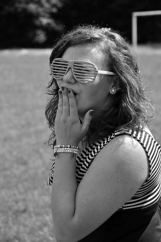 Brzydaaal . < 33