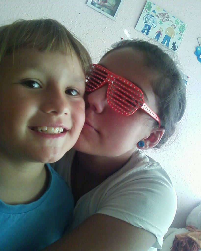 z Paul . < 3 ! .