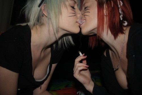                     mrauu ;*
