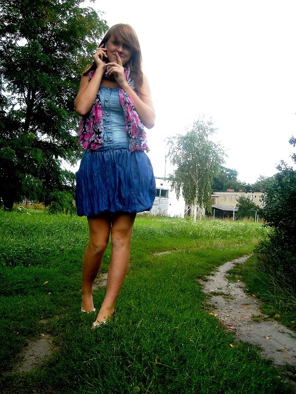 Praca Madzi ;**