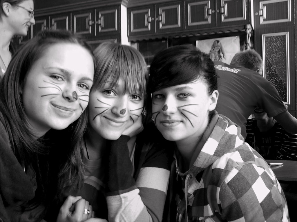 Z dziewuszkami;*