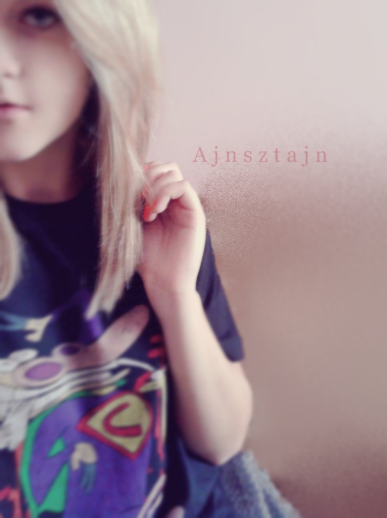 Ajnsztajn.
