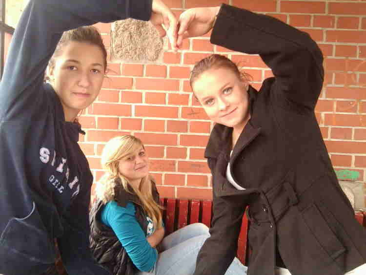  myy. ! < 3