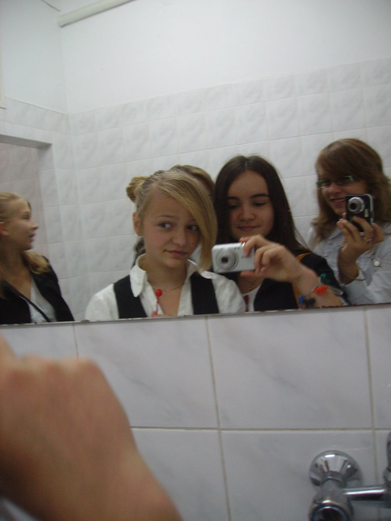Z Ola. ;d 