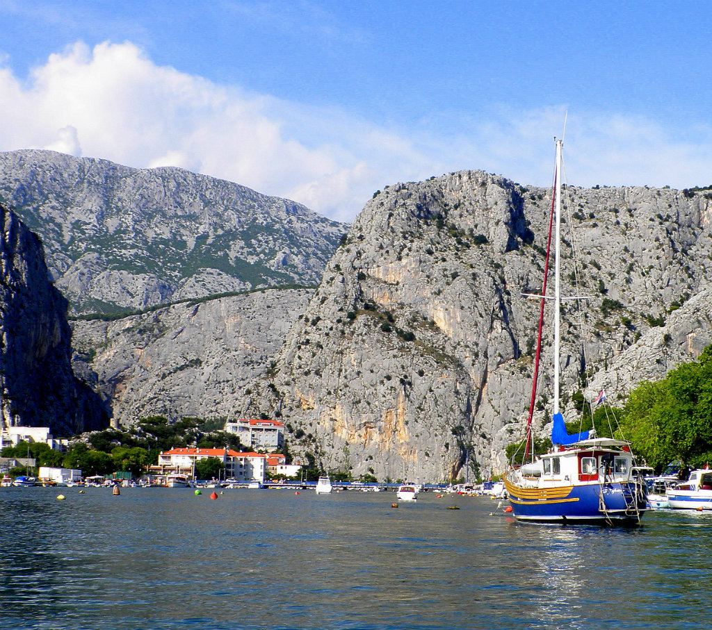 cro.
