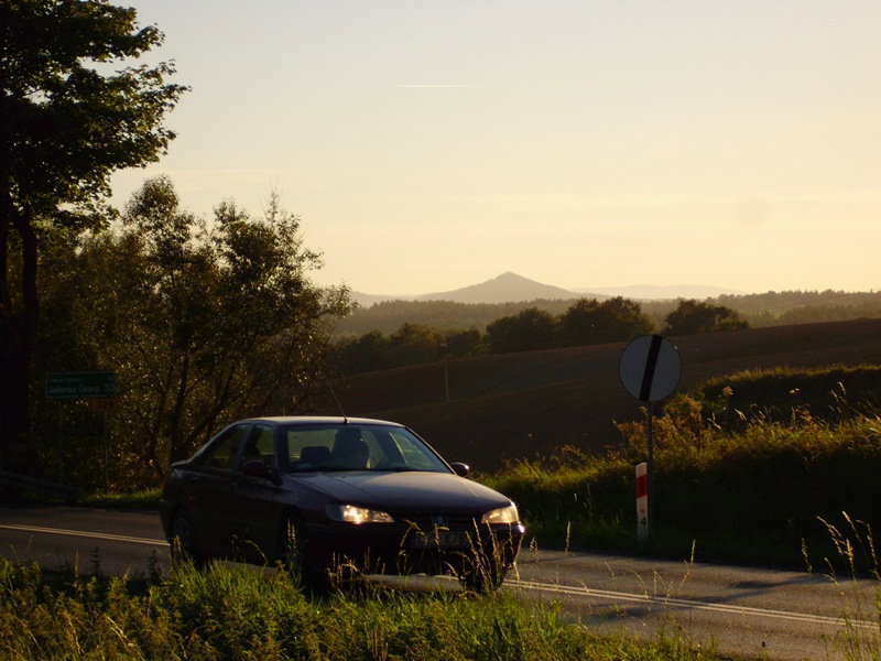 Ostrzyca i Peugeot