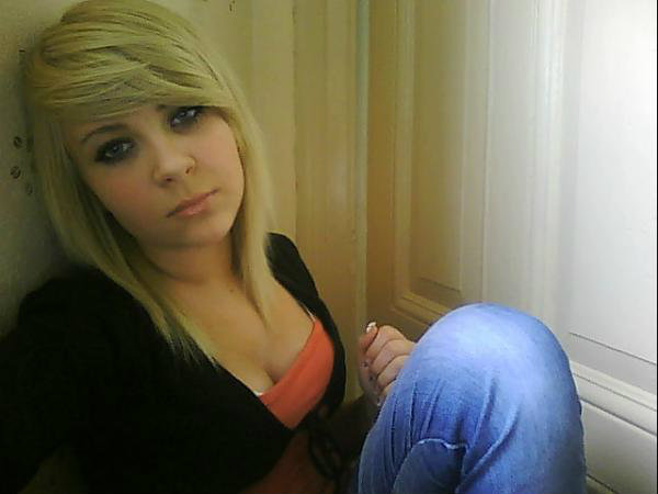 staaaro . : < 