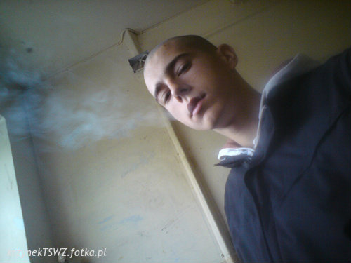 Krzy;***