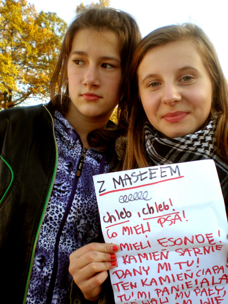 Z Mon.. ; ***