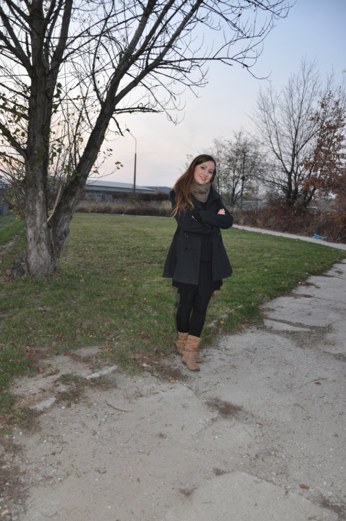 MoniQa:***