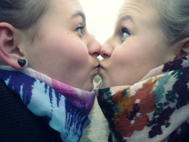 z czubem.< 33 