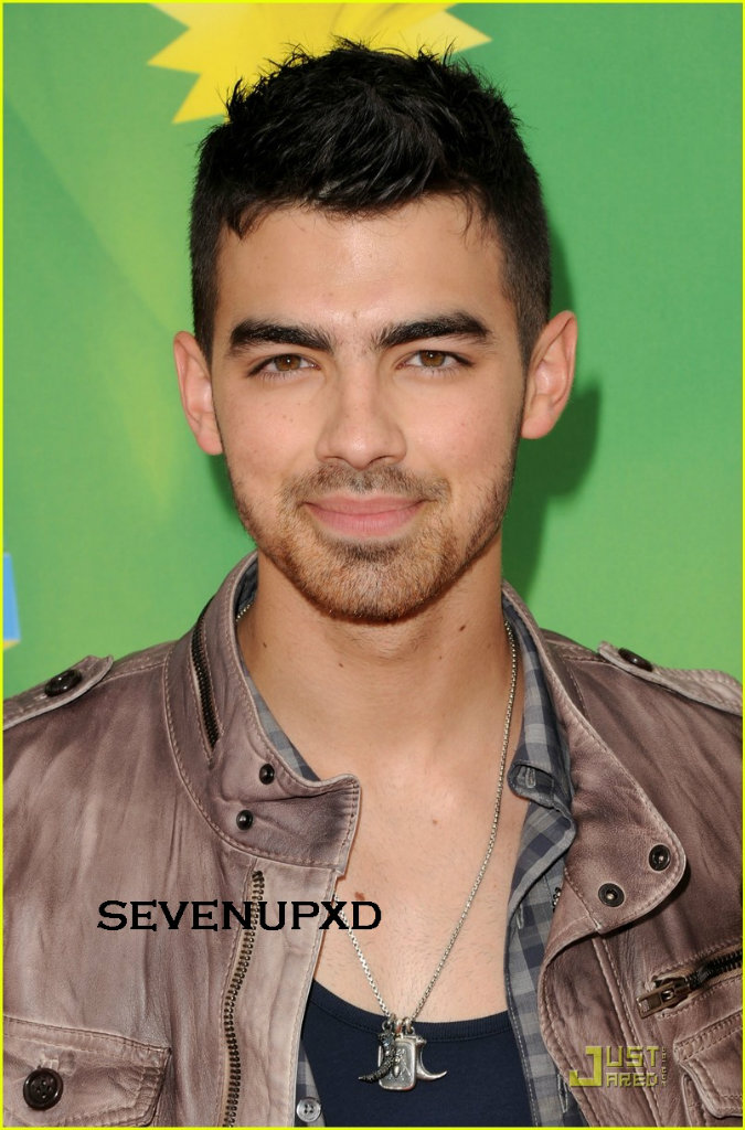 Joe Jonas .