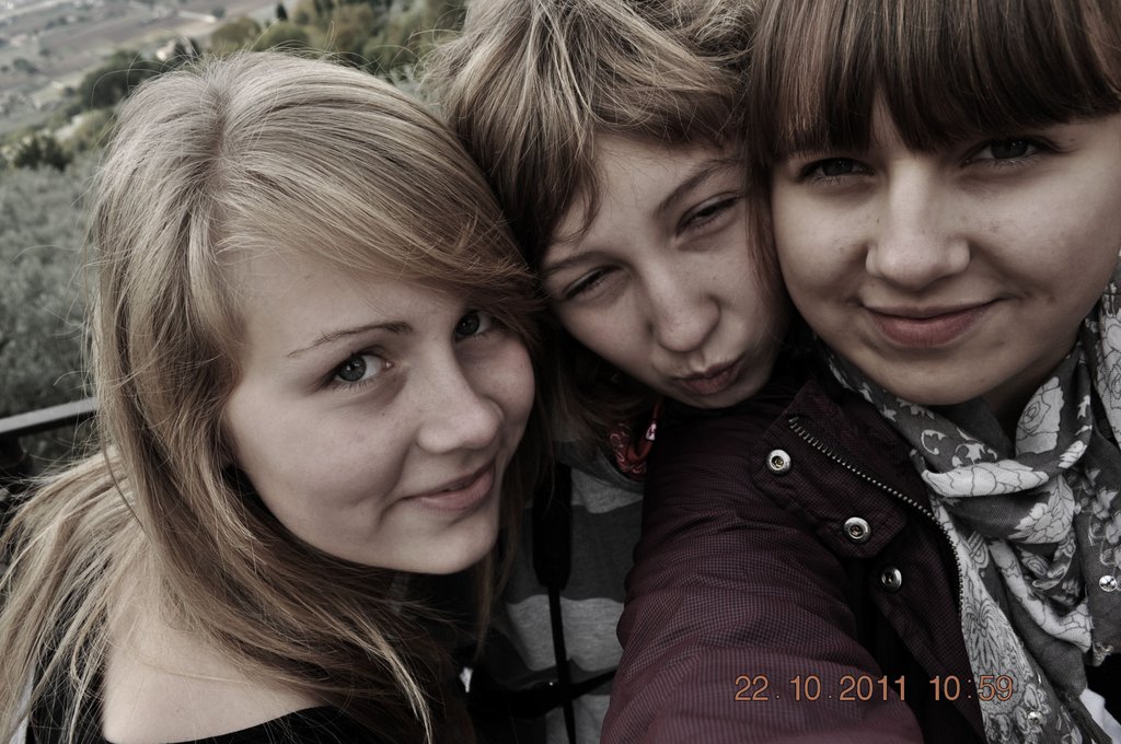 Caroline, Lena and Adaa!