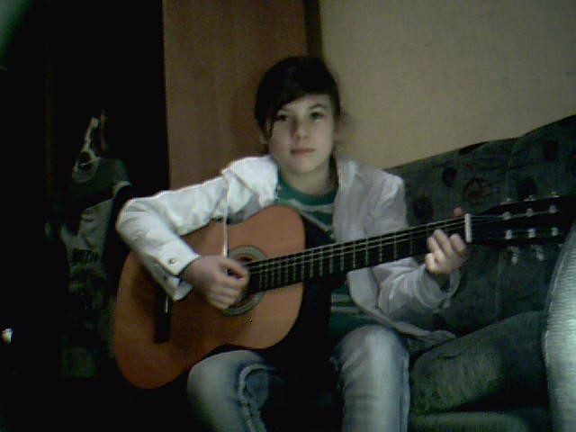 Gitarka < 3