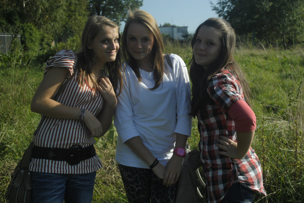 oczy otwiera smutne...