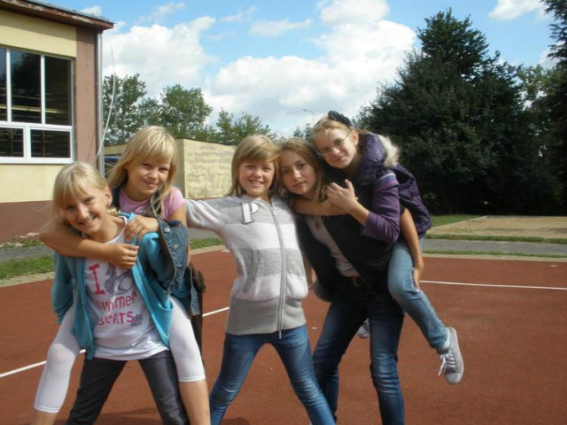Dziewczynki ; *