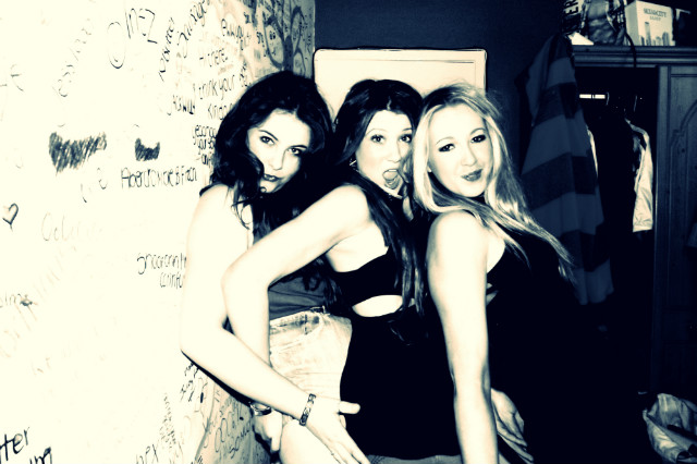 ja,laura+jessica.