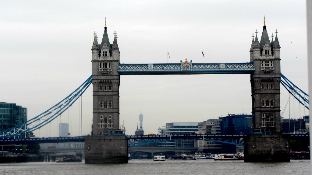 2.London Bridge 