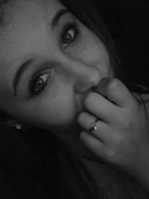 dziwnie.