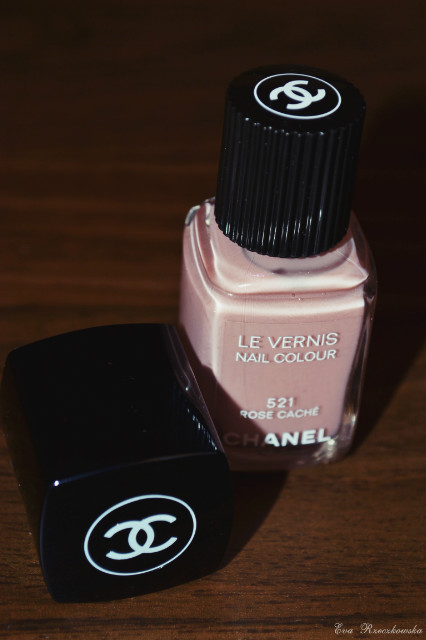 Chanel , 521 ROSE CACHE