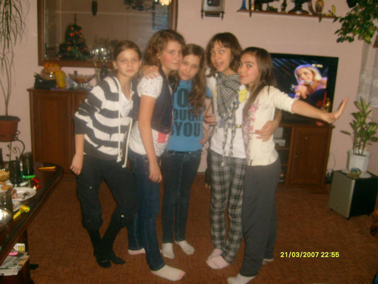 Urodzinkii ;**