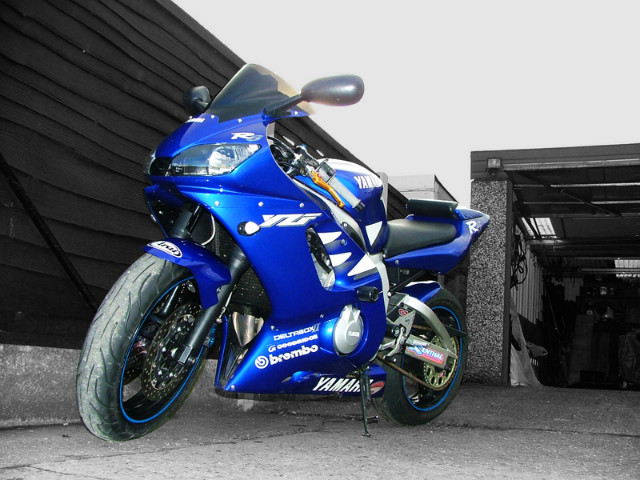 Yamaha R6 