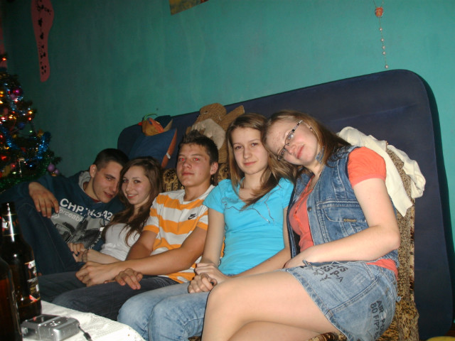 z nimi ;*