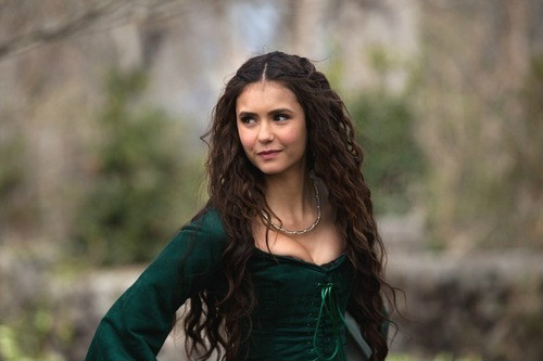 Nina Dobrev 