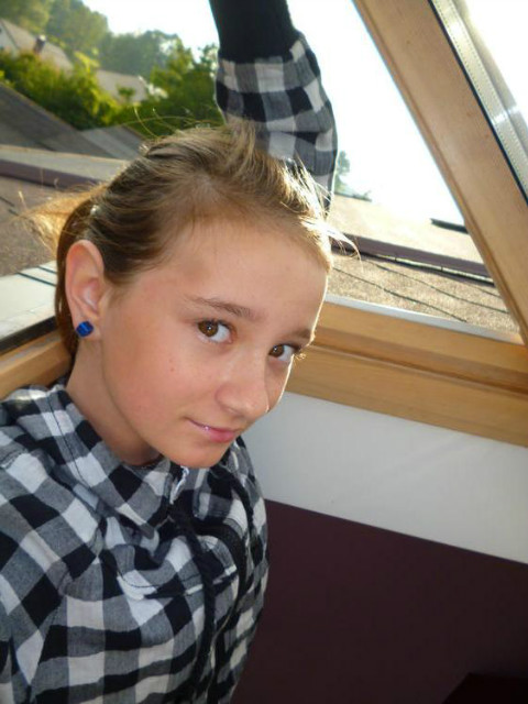 Sandraa . ; **