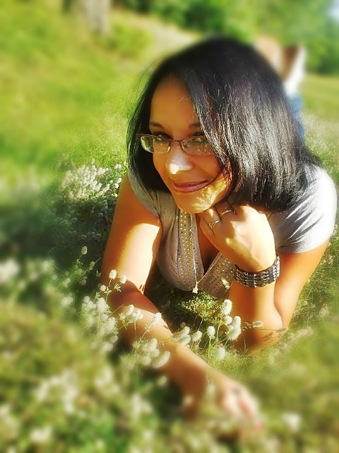 Na trawce;** w wakacje;***