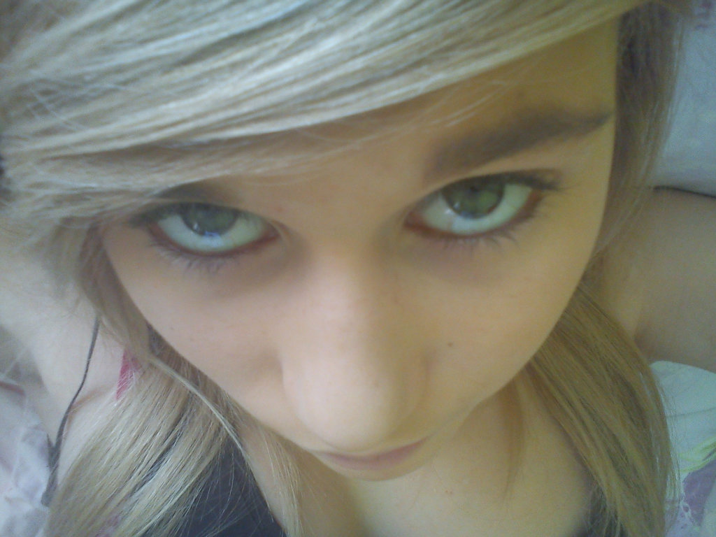 eyes .