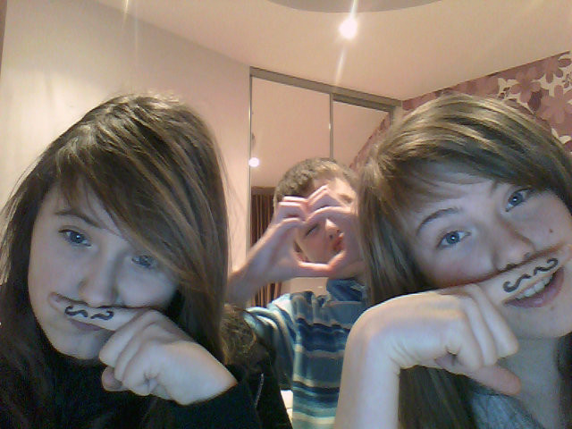 moustache.