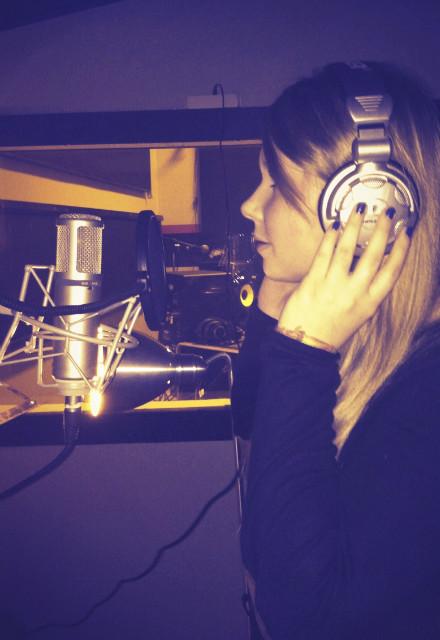 w studiu 