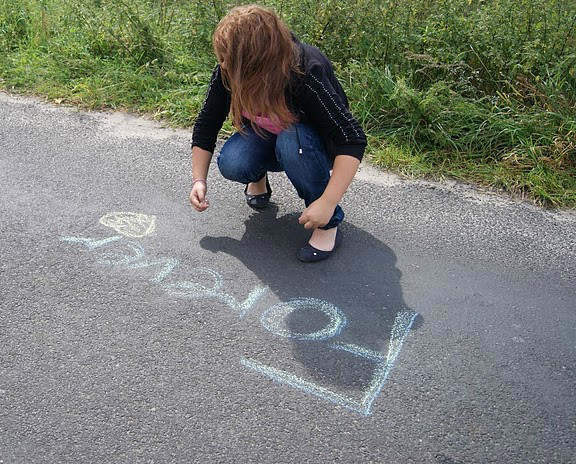 K l a u d . < 3