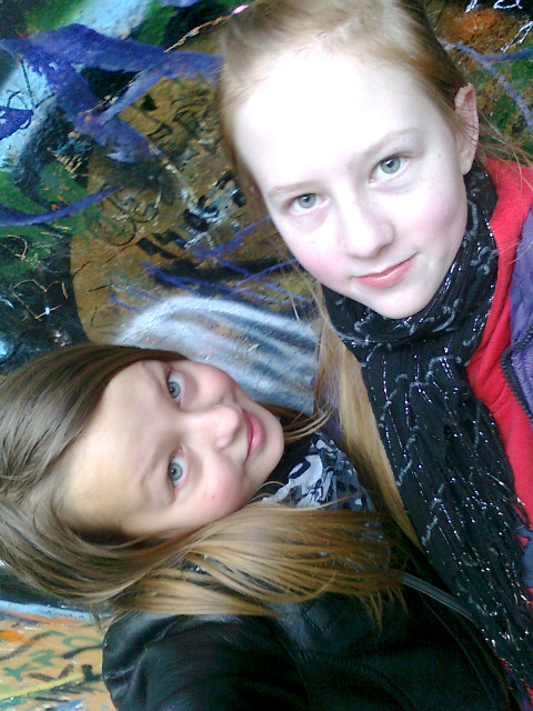 Z Roxiii ! . ;*