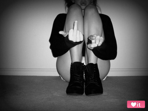 Lovee ; *