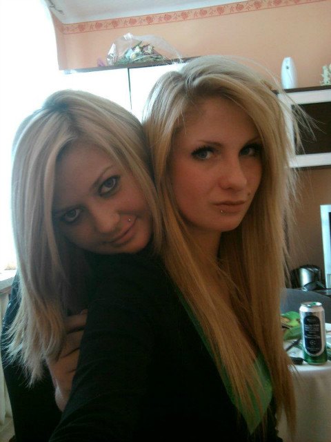 Wariatka ;**