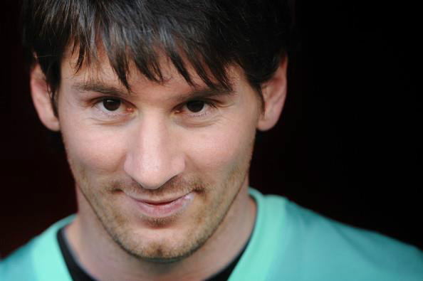 Leo Messi . 