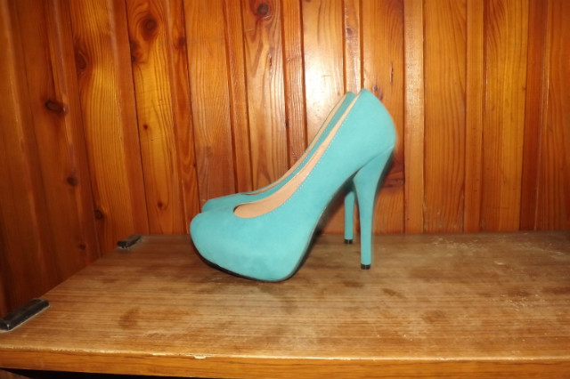 BLUE !