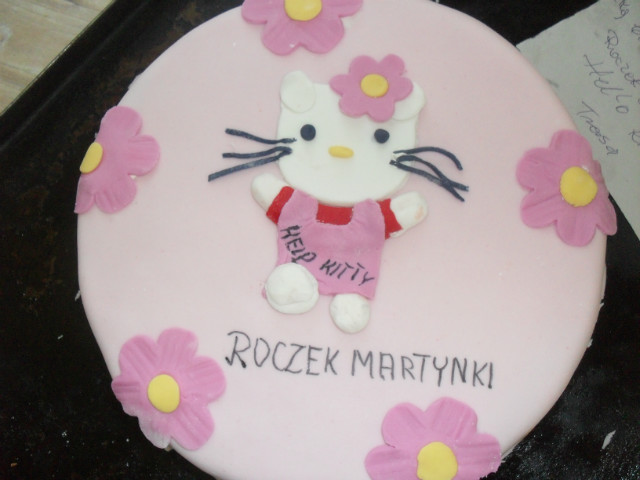 tort hello kitty