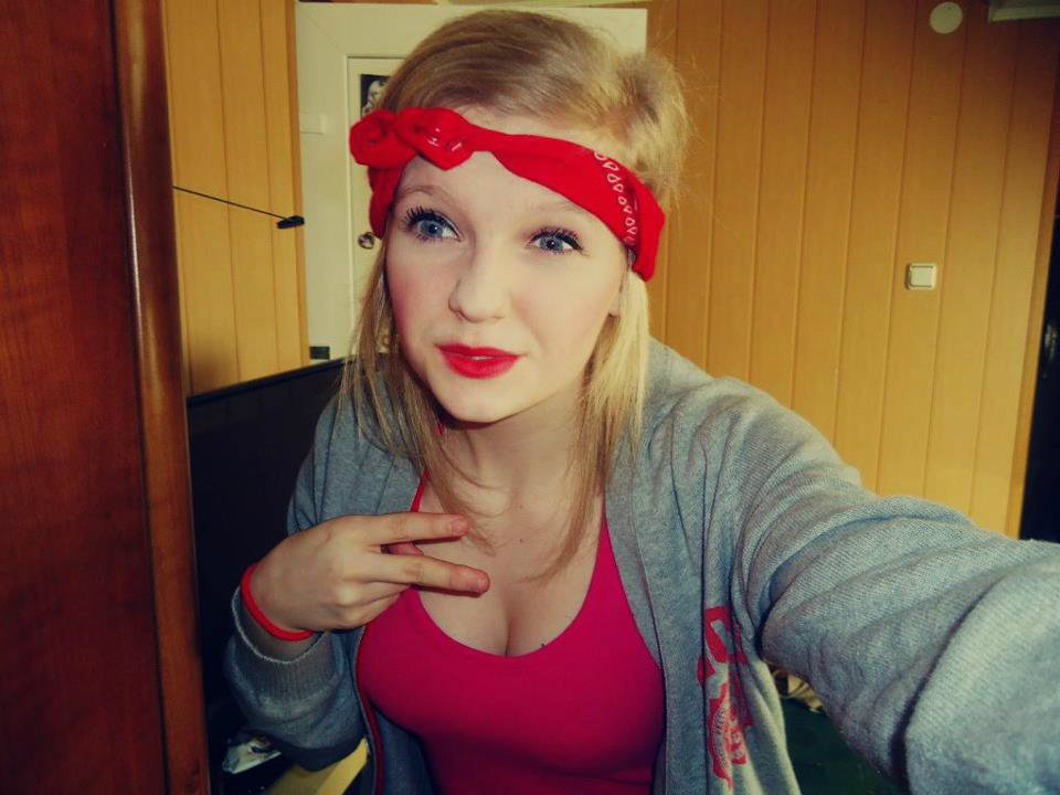 100 lat < 33