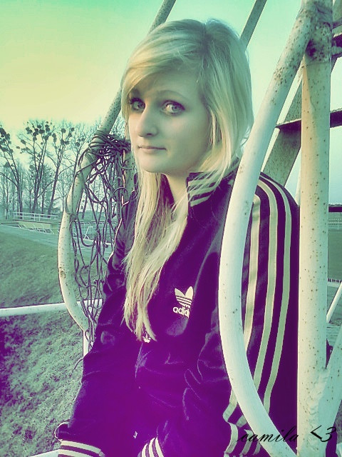 `pocauj misia w nosek` :3